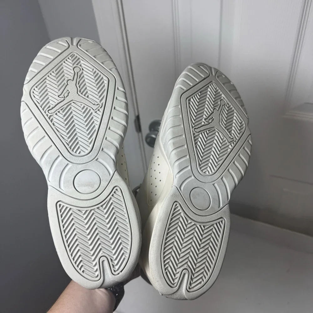 Jordan Lift Off Reflect Silver‎ Size 9 Air Jordon's White Silver High Tops